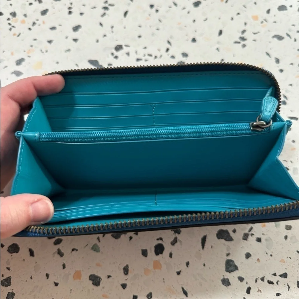 🎮 COACH x PAC-MAN Ghost Limited Edition Accordion Zip Wallet – Inky Blue